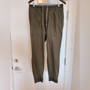 Vuori Meta Jogger, Olive(army) green, men’s large, great condition